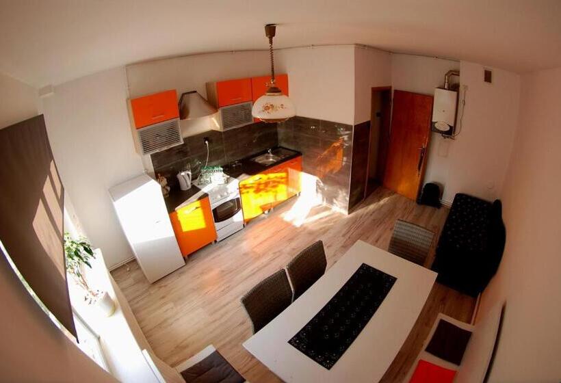 Family Suite, Kwatery U Jarka Z Ogrodem I Parkingiem