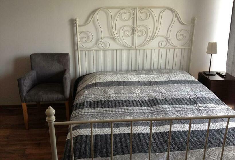 Номер Стандарт, Route 7 Rooms