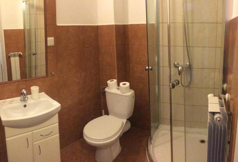 Номер Стандарт, Route 7 Rooms