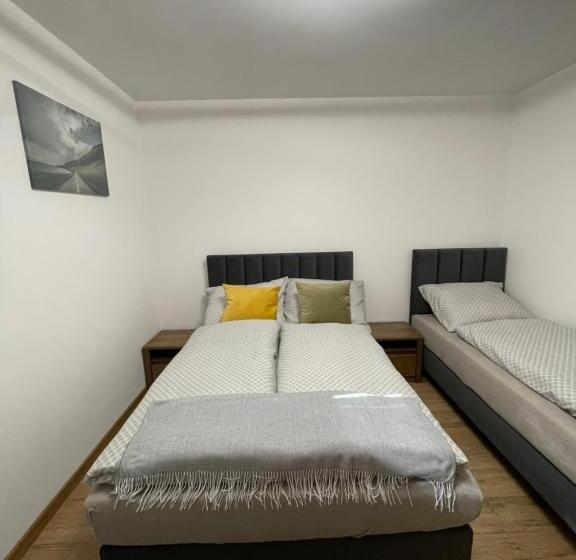 Апартаменты 1 Спальня, Route 7 Rooms