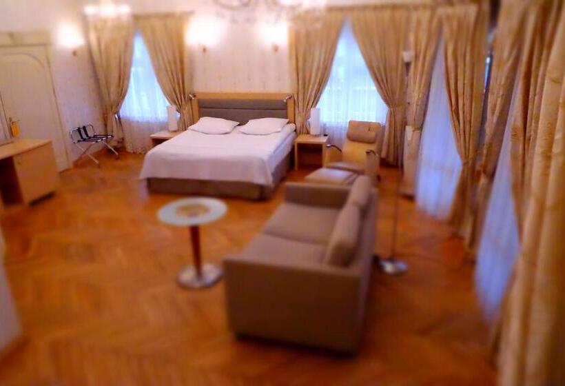 استودیوی استاندارد, Noclegi U Kawalca