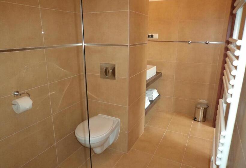 اتاق پریمیوم یک تخته, Siedem świerków