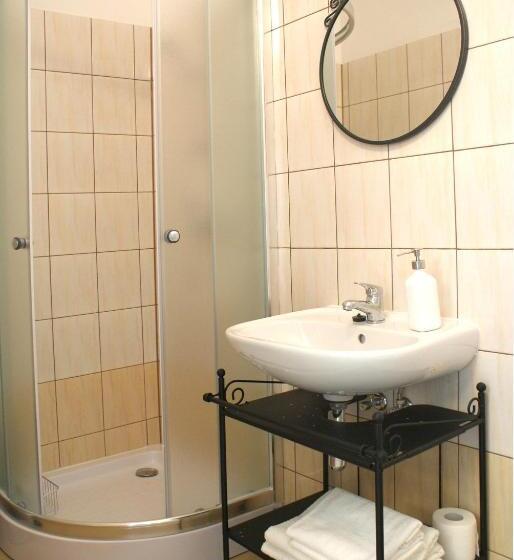 اتاق استاندارد سه نفره, Hostel Zamość   Pokoje Gościnne