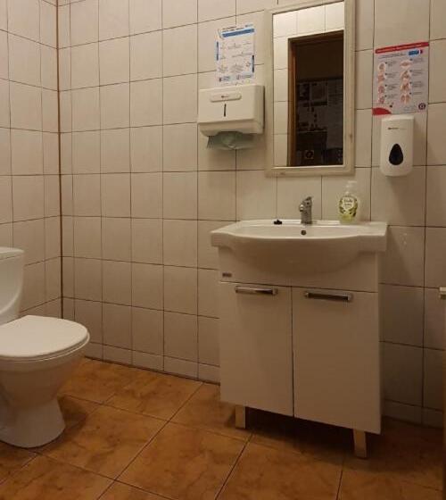 اتاق استاندارد یک تخته با سرویس بهداشتی مشترک, Hostel Zamość   Pokoje Gościnne