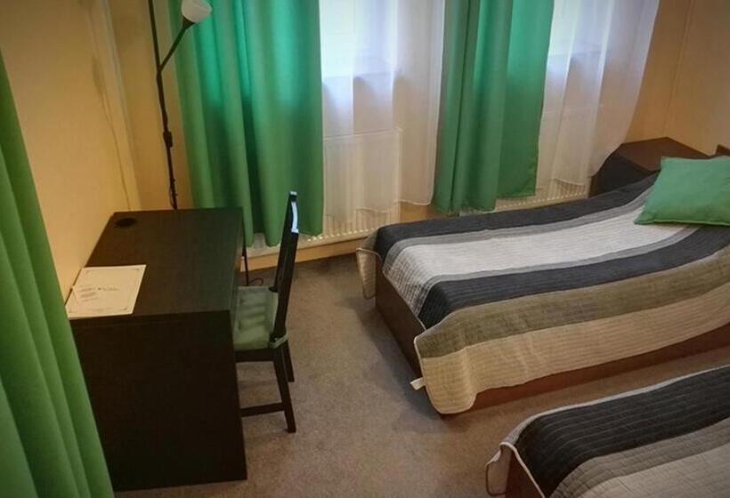اتاق استاندارد با سرویس بهداشتی مشترک, Hostel Zamość   Pokoje Gościnne
