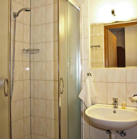 اتاق استاندارد چهار تخته, Noclegi Helvet