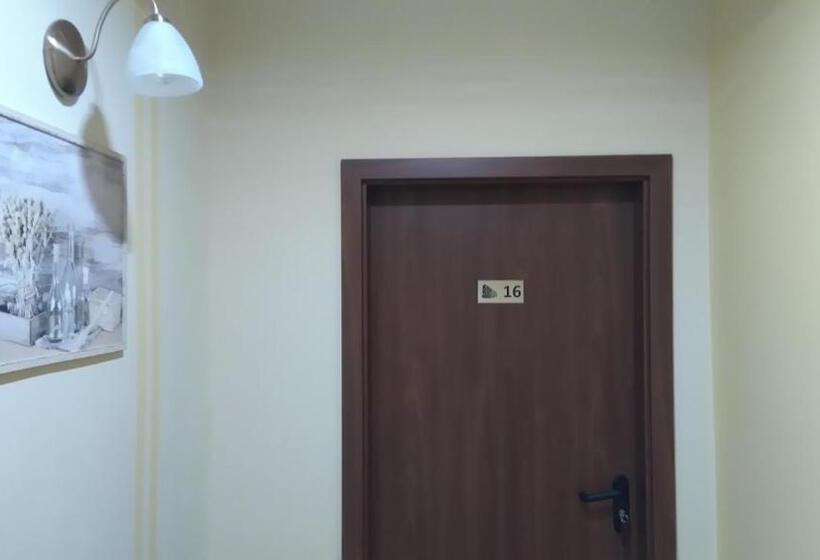 اتاق استاندارد سه نفره, Schronisko Młodzieżowe Ptsm Matecznik