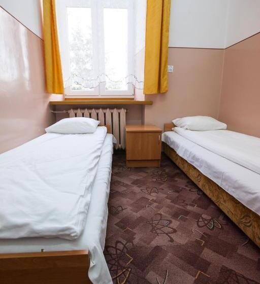 اتاق استاندارد با سرویس بهداشتی مشترک, Schronisko Młodzieżowe Ptsm Matecznik