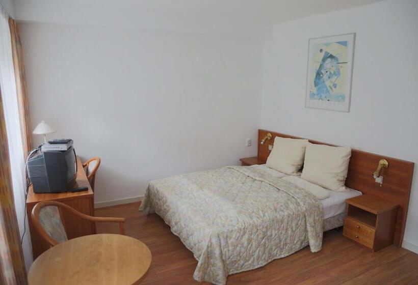 اتاق استاندارد سه نفره, Willa Maksymilian Bed And Breakfast