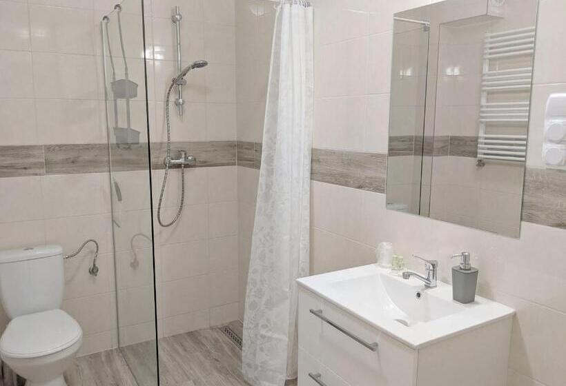 基本间, H2u Lux Hostel Dla Ciebie