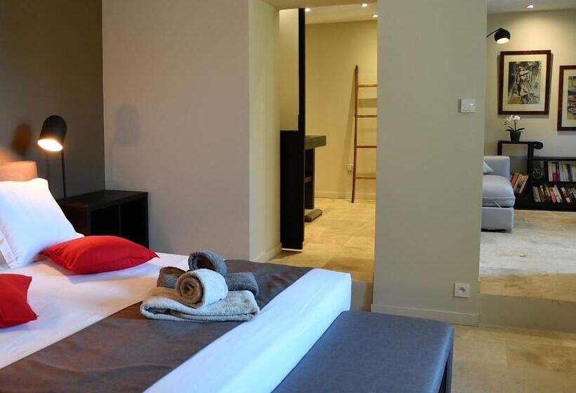 سوئیت جونیور با تراس, Chambres D Hôtes Le Pontillaou