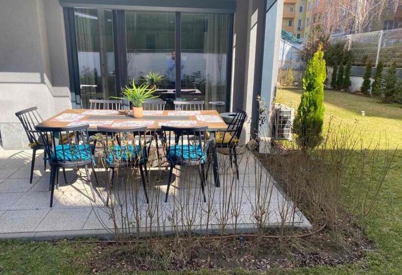 آپارتمان 1 خوابه همکف, 7th Sense Boutique Apartments