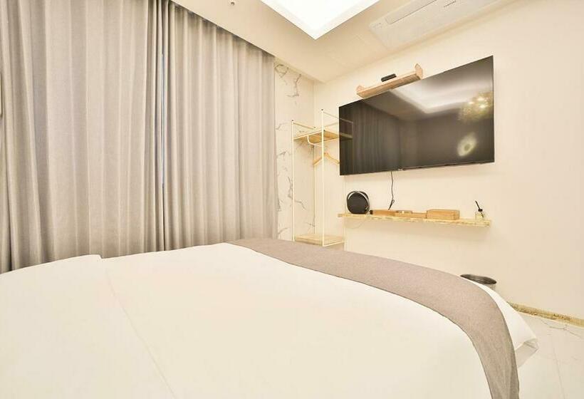 اتاق لوکس, Daegu February Hotel Lions Park