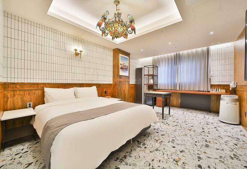 سوییت, Daegu February Hotel Lions Park