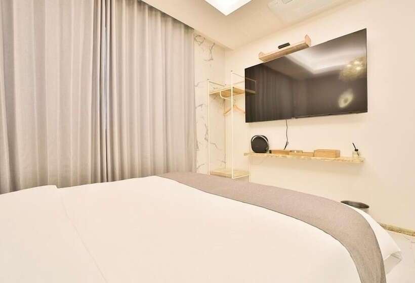اتاق لوکس, Daegu February Hotel Lions Park