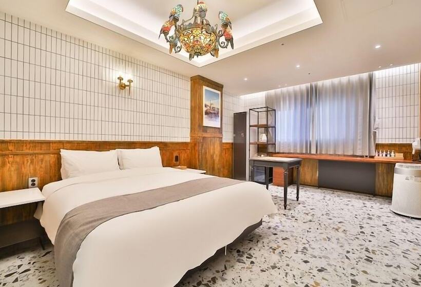 سوییت, Daegu February Hotel Lions Park