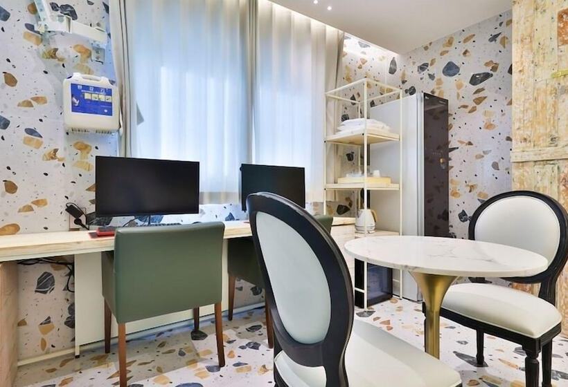 سوییت, Daegu February Hotel Lions Park
