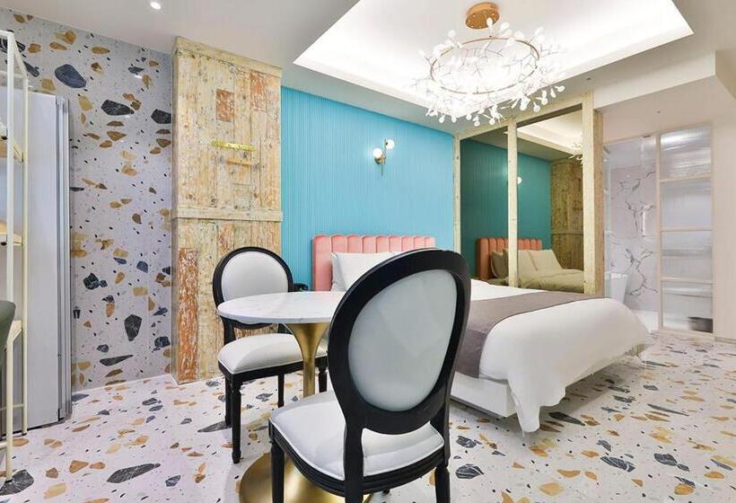 سوییت لوکس, Daegu February Hotel Lions Park