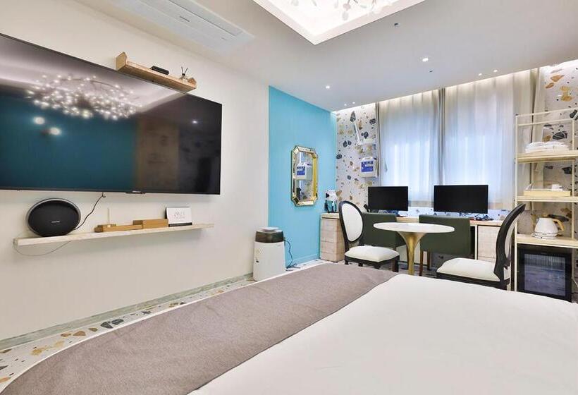 سوییت لوکس, Daegu February Hotel Lions Park