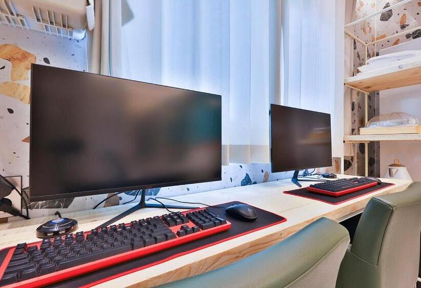 سوییت لوکس, Daegu February Hotel Lions Park