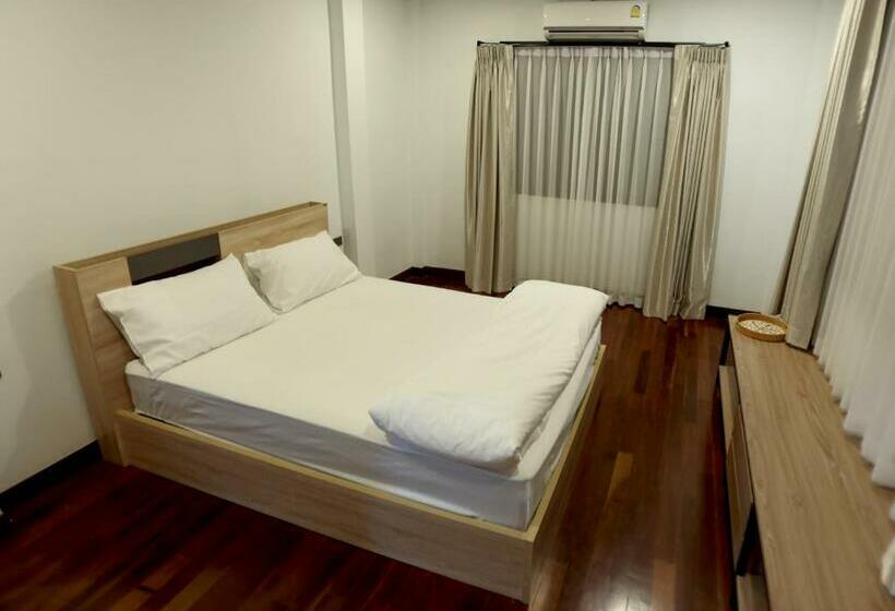 اتاق اکونومی, Tartar & Nay Hostel
