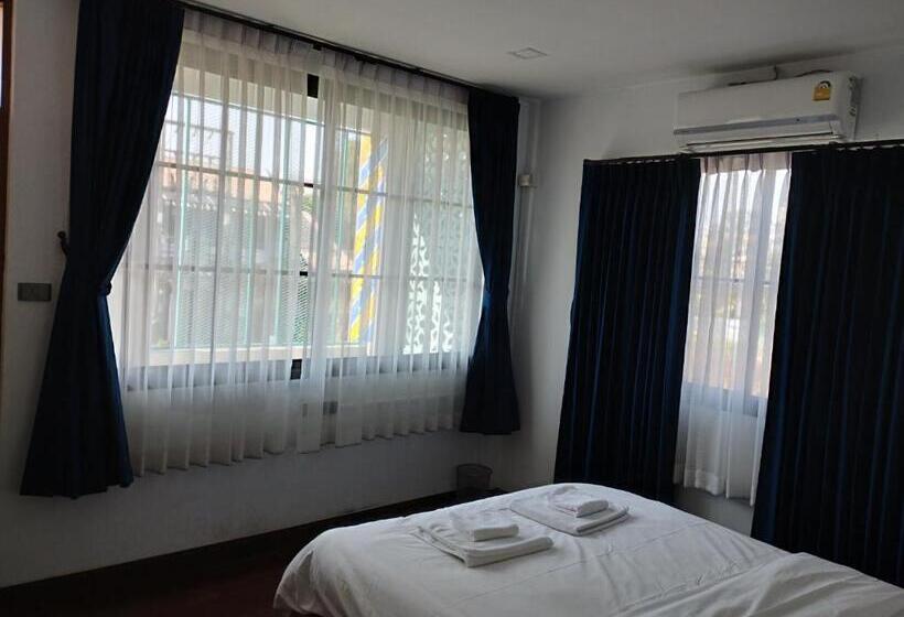 اتاق لوکس, Tartar & Nay Hostel