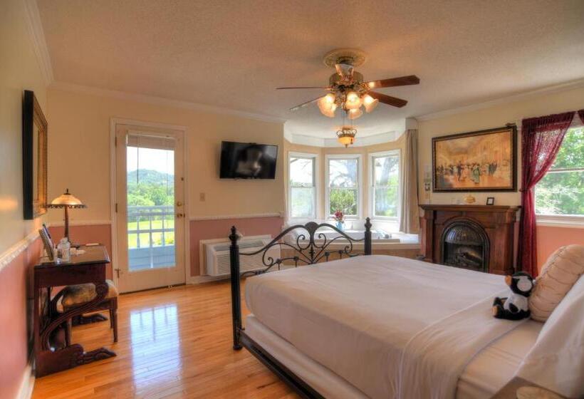 Quarto Deluxe com Sacada, Blue Mountain Mist Country Inn