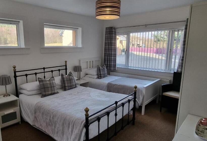 اتاق استاندارد سه نفره, Carn Mhor Bed And Breakfast