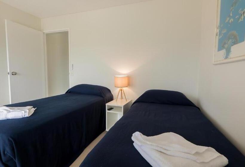 Апартаменты 3 Спальни Вид на Море, Norfolk Luxury Beachfront Apartments