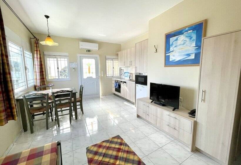 بانگلوی استاندارد با چشم‌انداز دریا, Panorama Villas   Adults Only