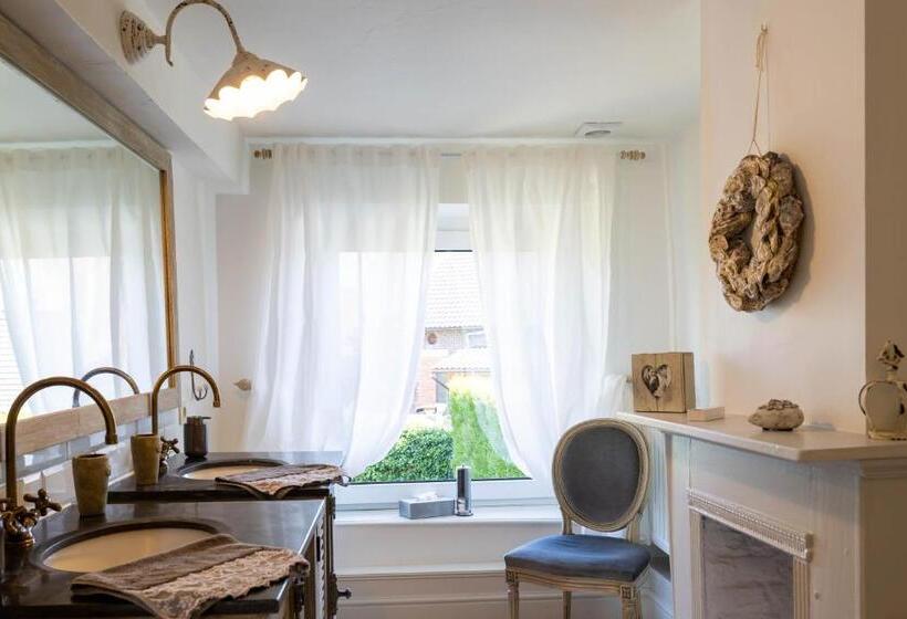 سوییت لوکس, Huis Van Loon