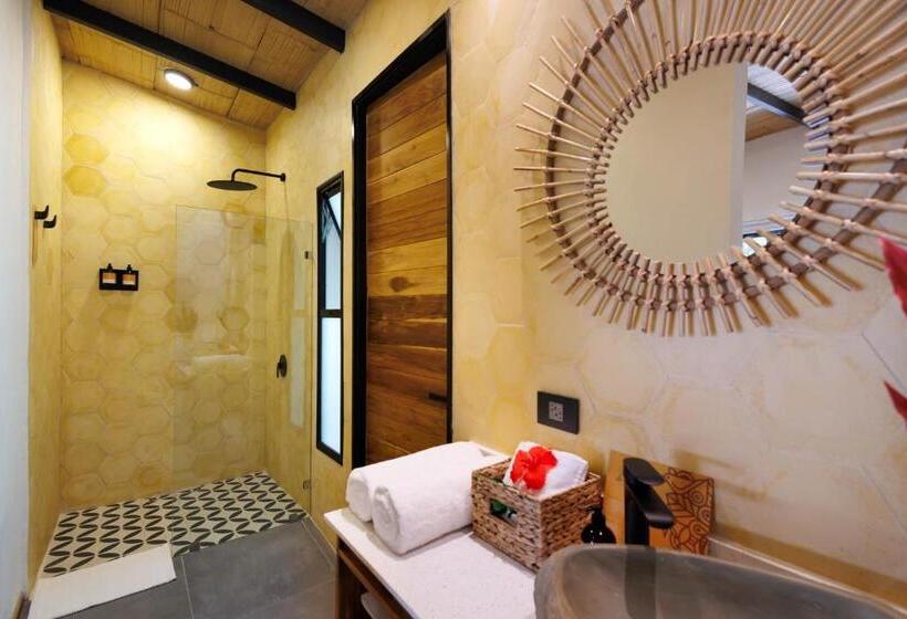 سوییت جونیور, Exôtico Beach & Rooms