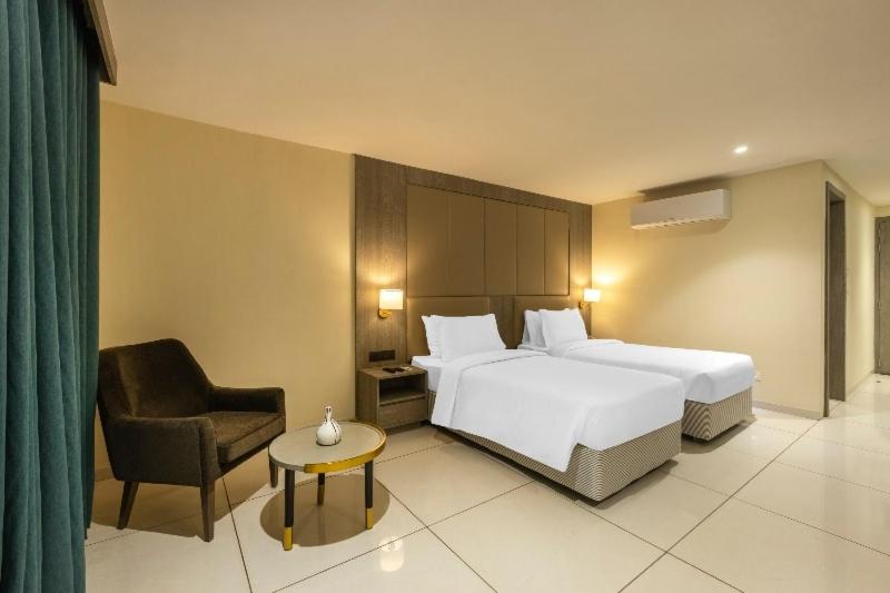 Трехместный Номер Superior, Sunday Hotel Vadodara