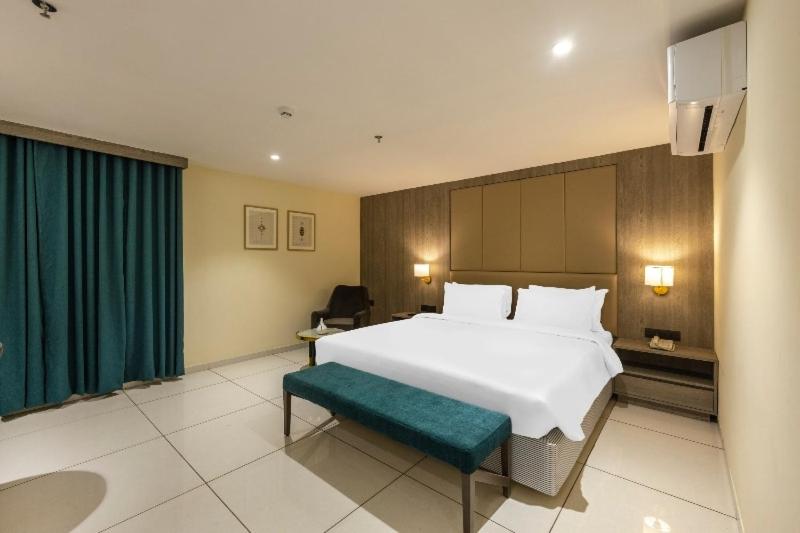 Трехместный Номер Superior, Sunday Hotel Vadodara