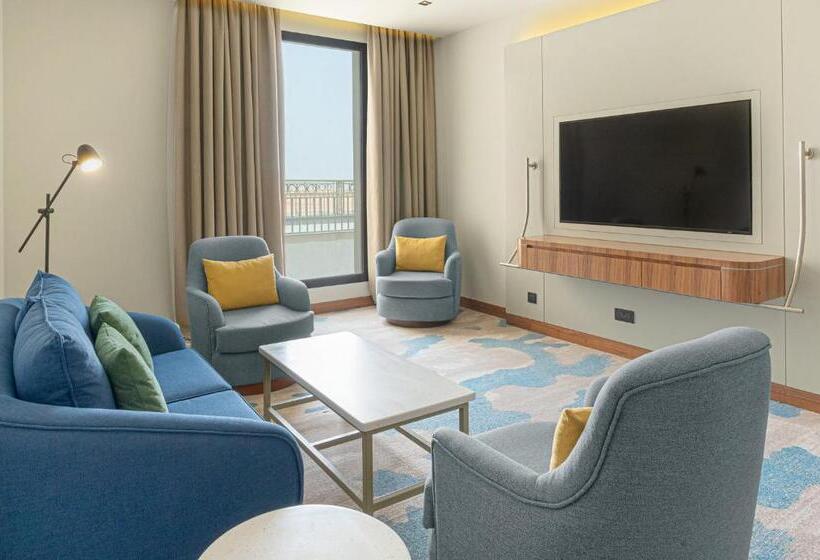 Suite, Holiday Inn Riyadh The Business District, An Ihg
