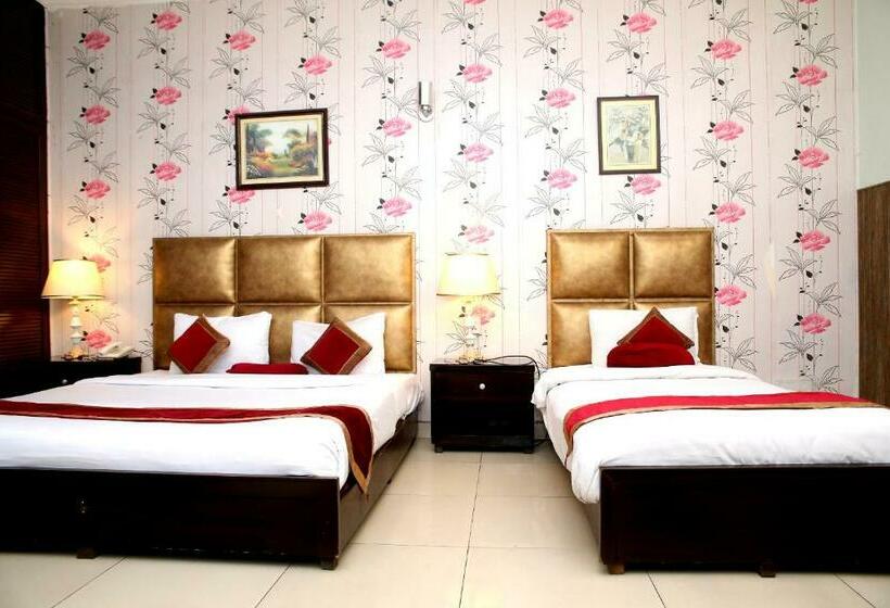 اتاق اجرایی سه نفره, Premier Inn Mall Lahore