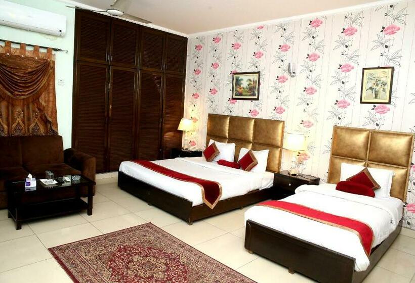اتاق اجرایی سه نفره, Premier Inn Mall Lahore