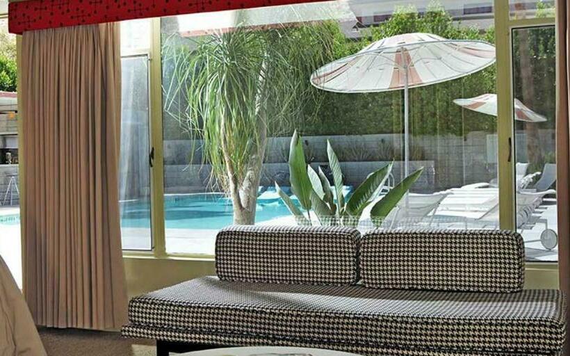 Chambre Standard Vue Piscine, Orbit In  21 And Over