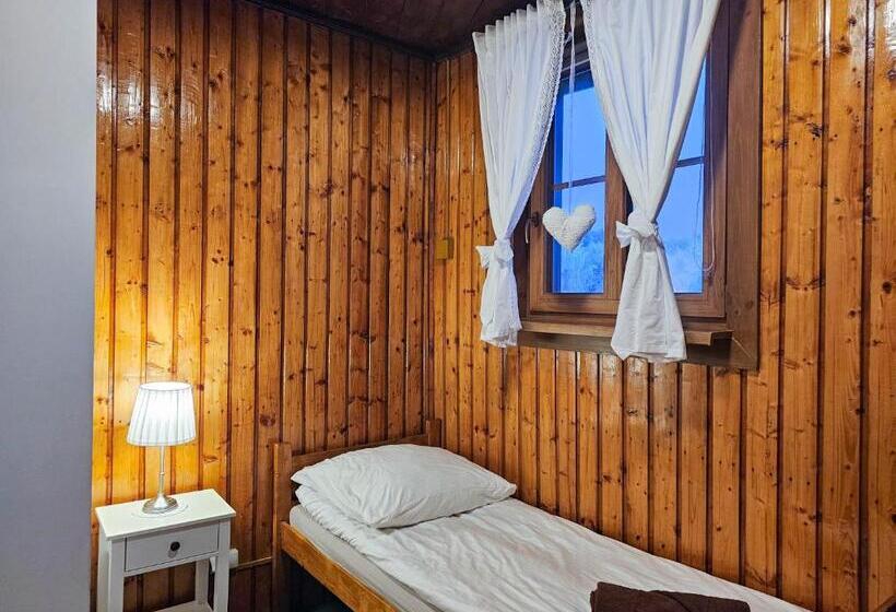 Habitación Triple Estándar, Schronisko Gościniec Równica