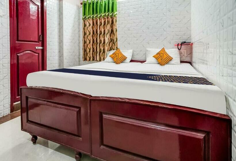 Трехместный Номер Классика, Spot On Madhavi Residency & Lodge