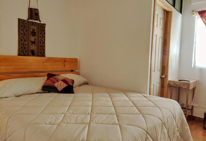 غرفة قياسية ثلاثية, Pirca Hostal