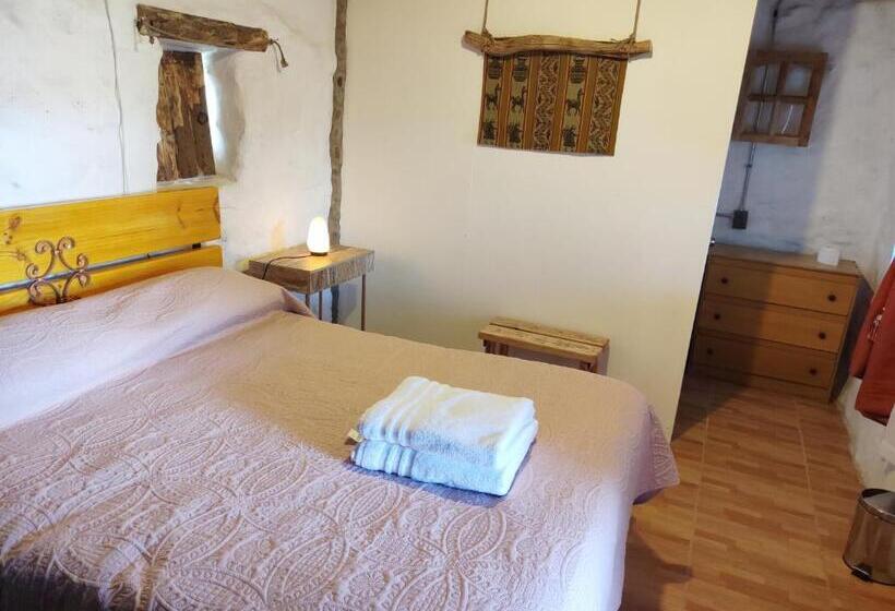 غرفة قياسية رباعية, Pirca Hostal