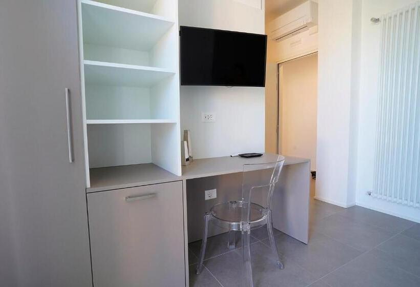 اتاق استاندارد با بالکن, Piano Alto Home