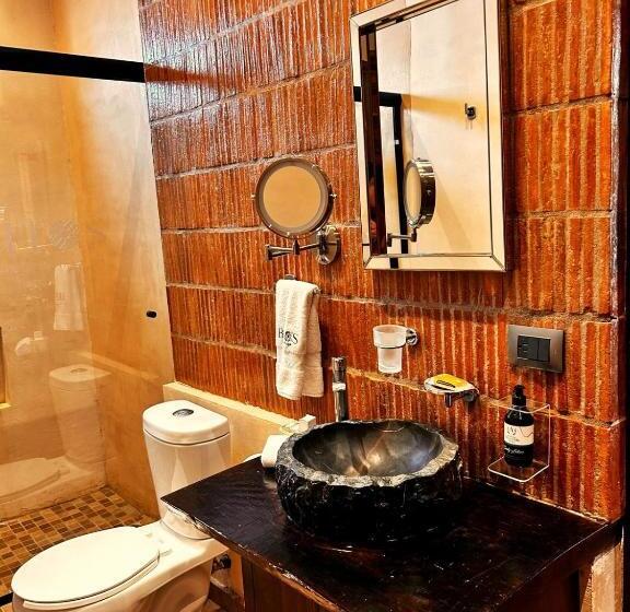 سوییت جونیور, Bito S Hotel Boutique