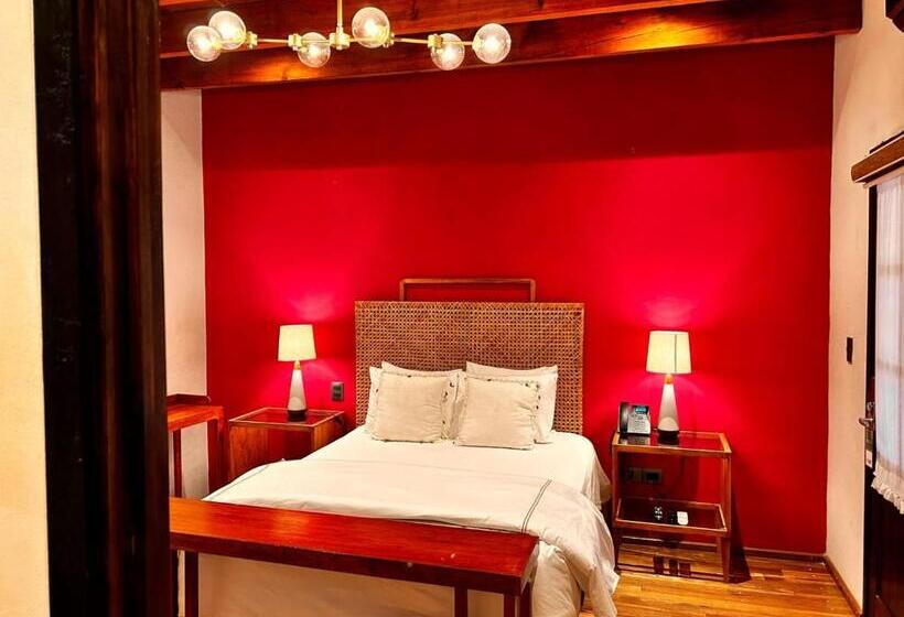 سوئیت با وان آب گرم, Bito S Hotel Boutique