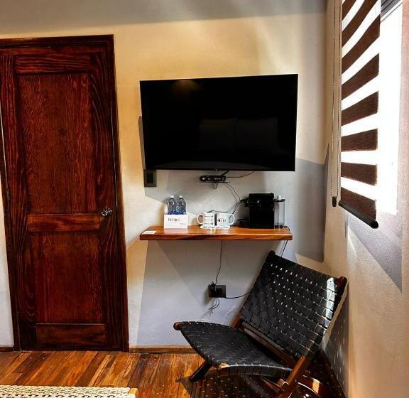 سوئیت جونیور با چشم‌انداز باغ, Bito S Hotel Boutique