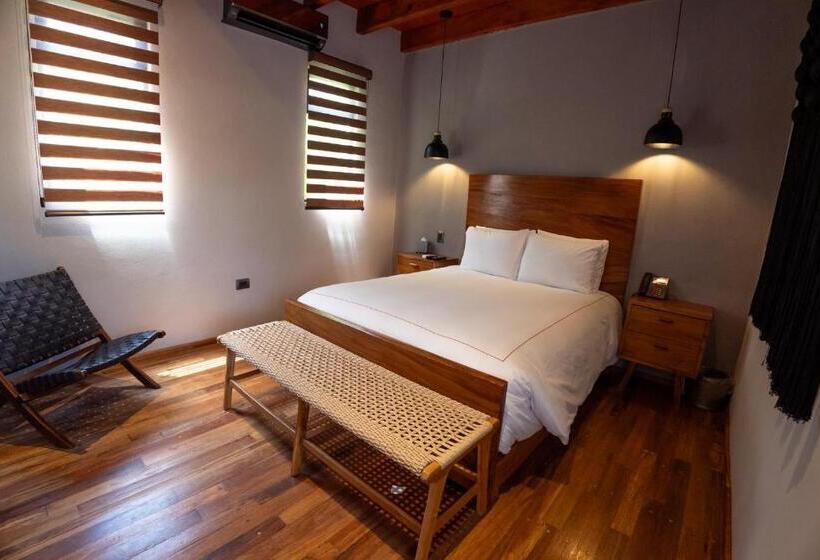 سوئیت جونیور با چشم‌انداز باغ, Bito S Hotel Boutique