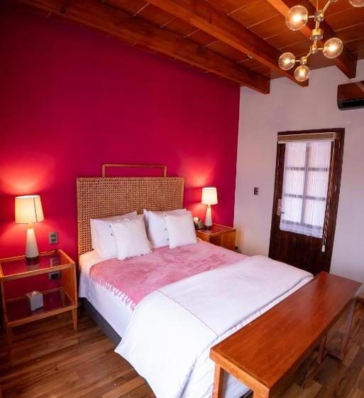 سوئیت با وان آب گرم, Bito S Hotel Boutique