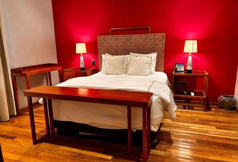 سوئیت با وان آب گرم, Bito S Hotel Boutique