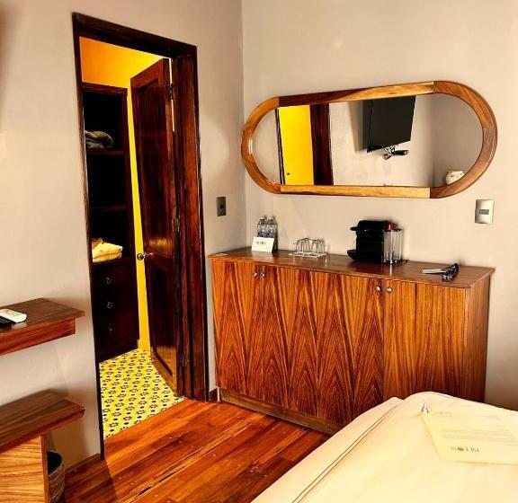 سوییت لوکس, Bito S Hotel Boutique